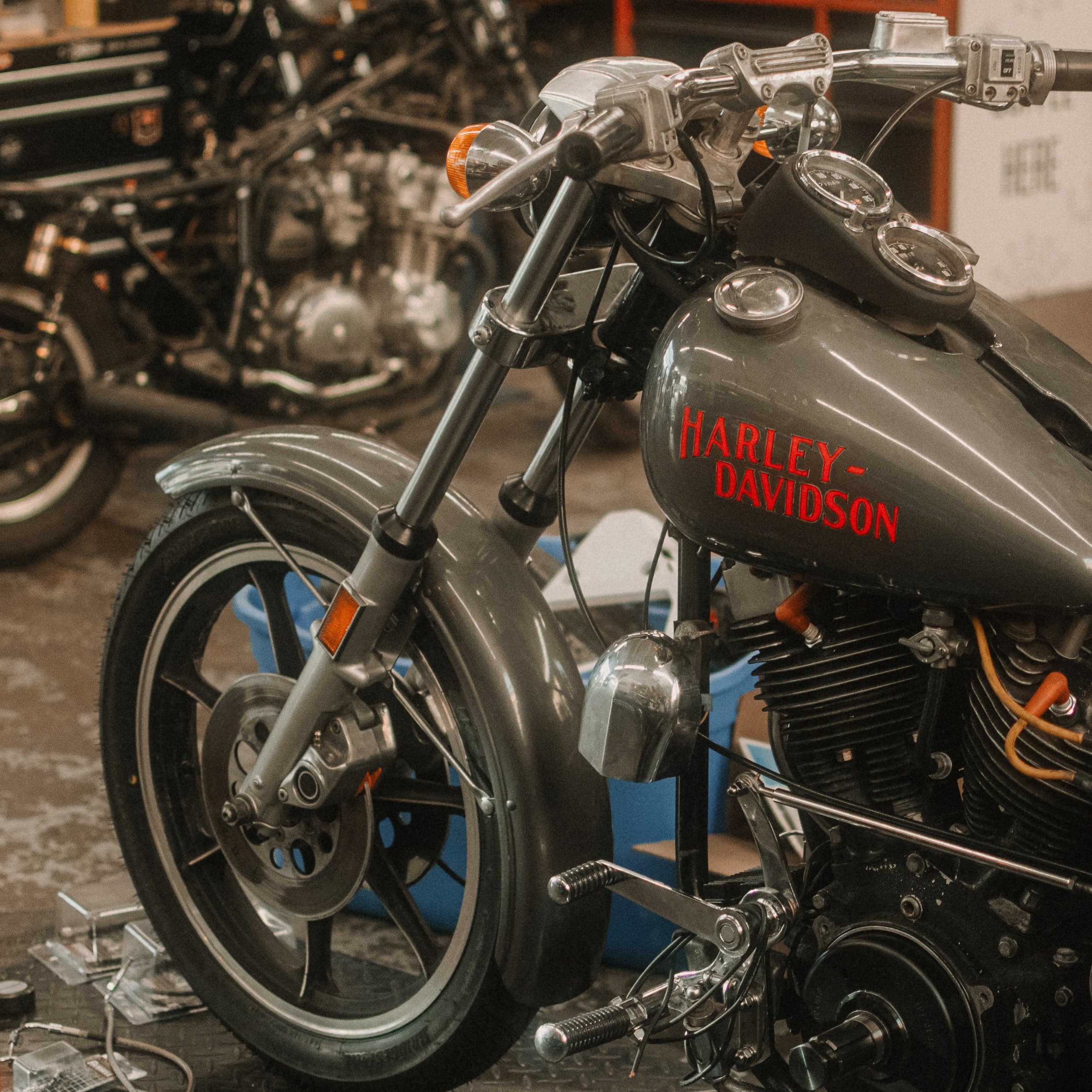 Service season is upon us and we have added to our team to make sure we get your bike ready! We&rsquo;ve added  a new journeyman who is also a certified master Harley technician, so we got you covered. Book in now 🗓️

📸 @capturedbyjslvr

#yyc #yycn