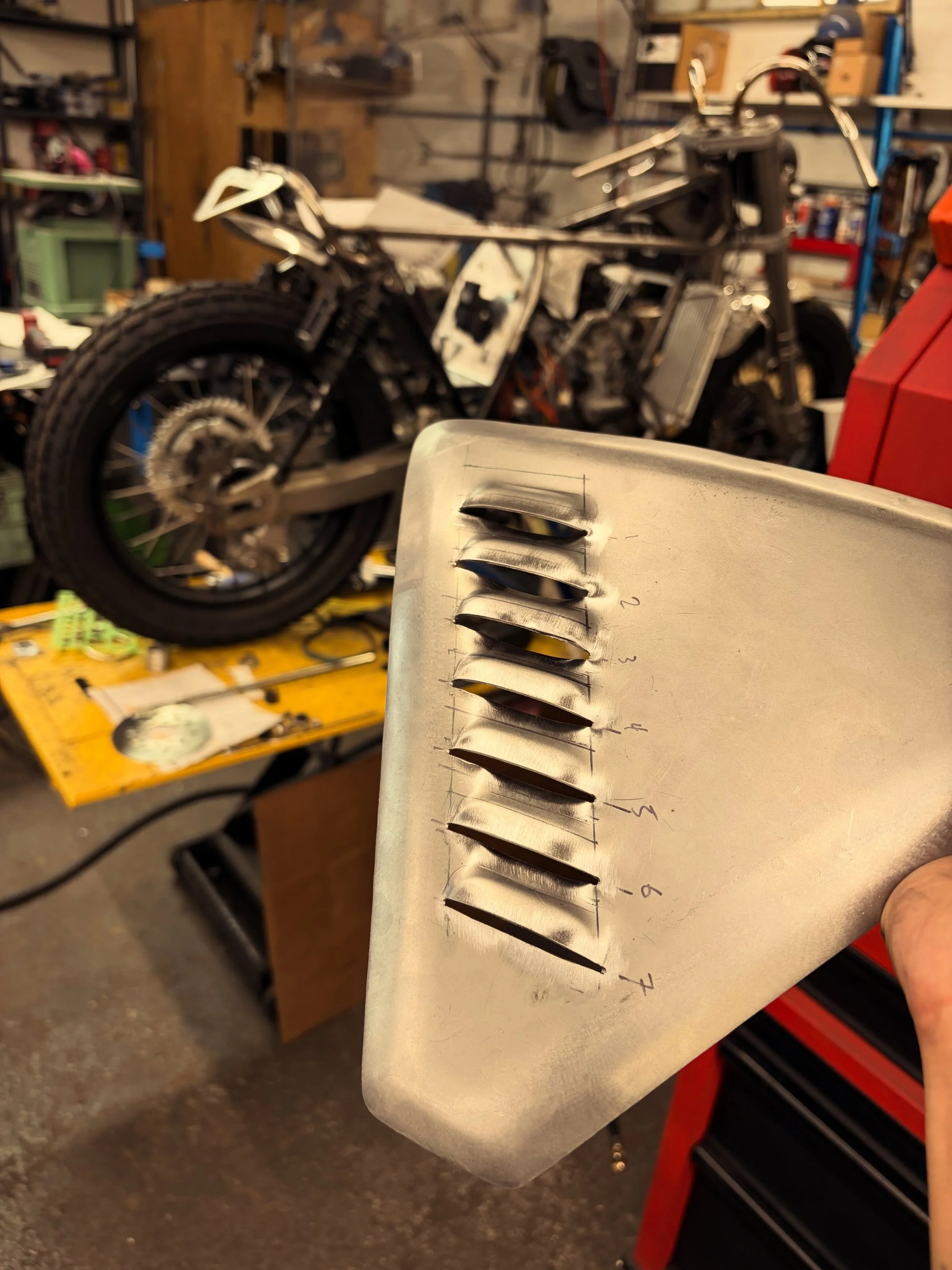 Custom side covers for our most recent customer project in the shop&hellip;. Measure, measure again, cut, bend, shrink, roll, make dies, press and deburr. Repeat on the other side 😅

#custommotorcycle #yycmotorcycle #motorcycleshop #yyc #yyclocal