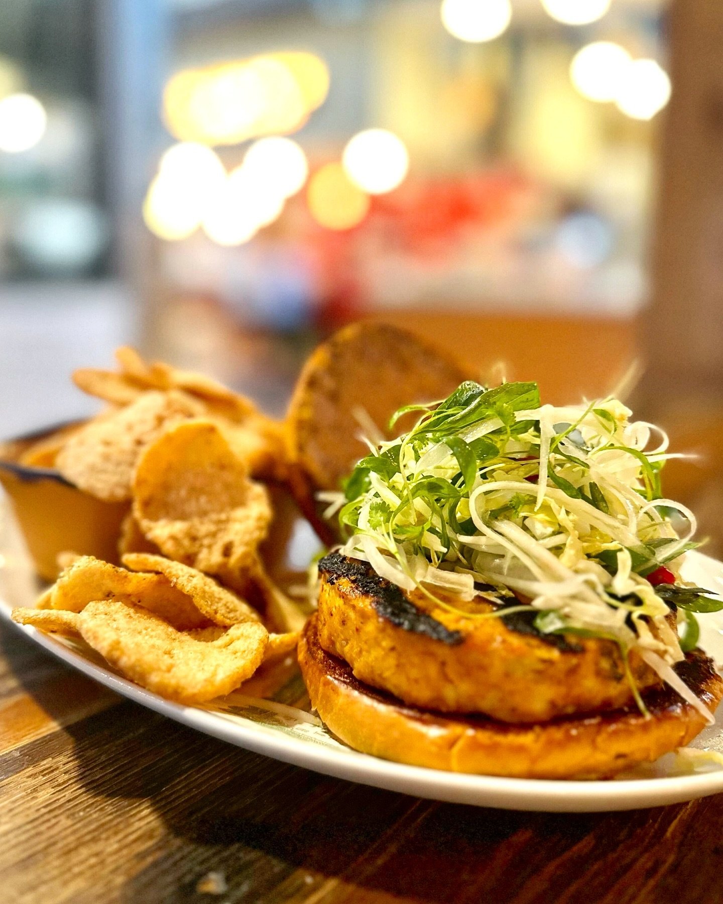 At long last, the Reef Burger has returned to The Club! A Member and Staff all-time favorite: Chargrilled Swordfish - Dressed Cabbage - Red Curry - Peanut Sauce - Shrimp Chips.
&bull;
Aaaand a little housekeeping: Sunday and Monday are pro nights at 
