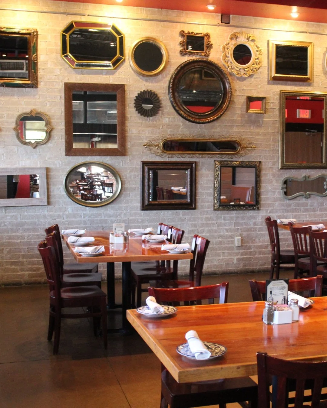 Merry Christmas &amp; Happy Holidays from all of us at Santa Catarina! 🎄 We&rsquo;re closed today to celebrate with our loved ones, but we&rsquo;ll be back open regular hours tomorrow.
 
#santacatarinatx #happyholidays