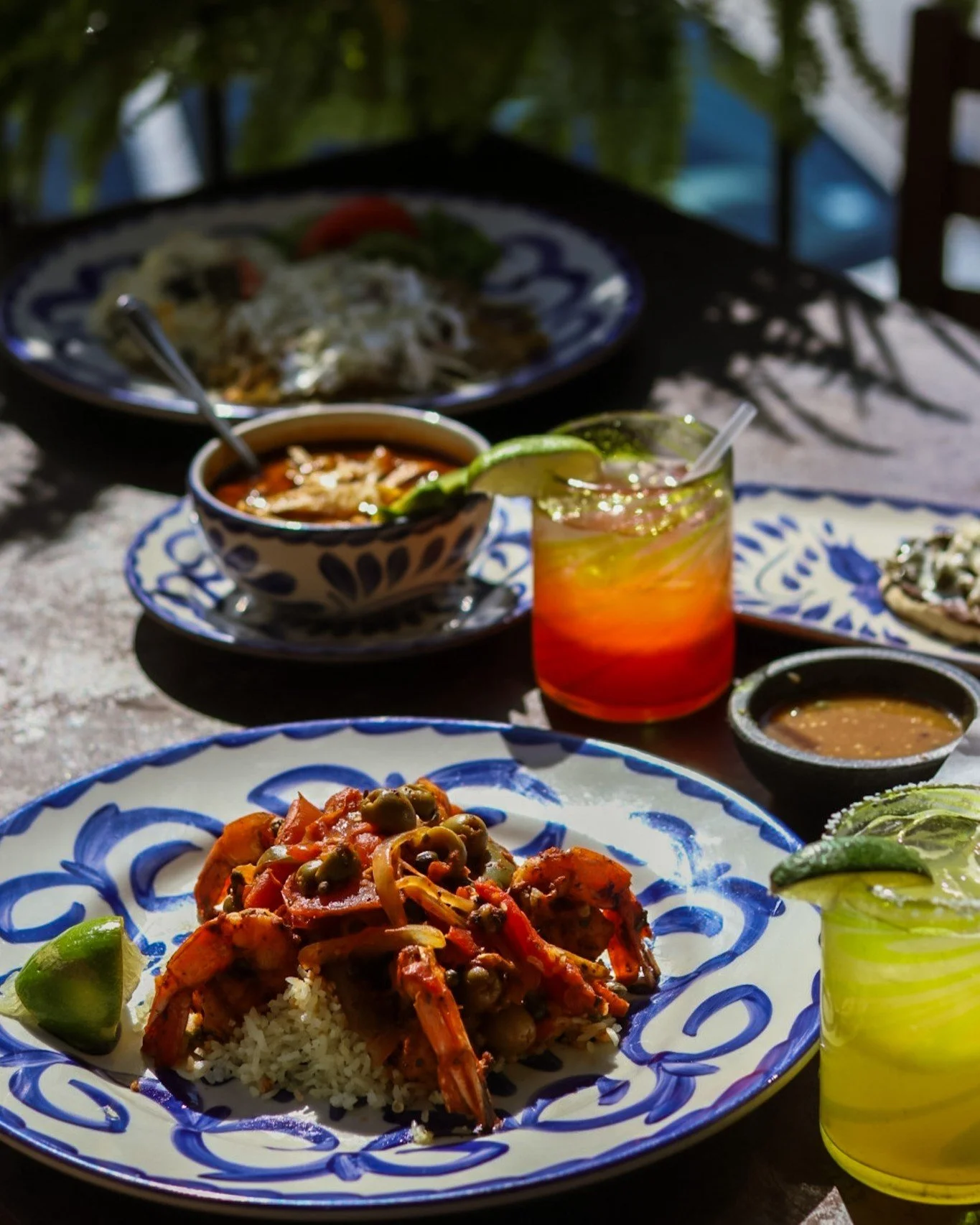 Ring ring ring, our patio's calling you this spring! 📞👂 Make sure you answer and stop by for a delicious sunny meal sometime soon. 🌞

#santacatarina