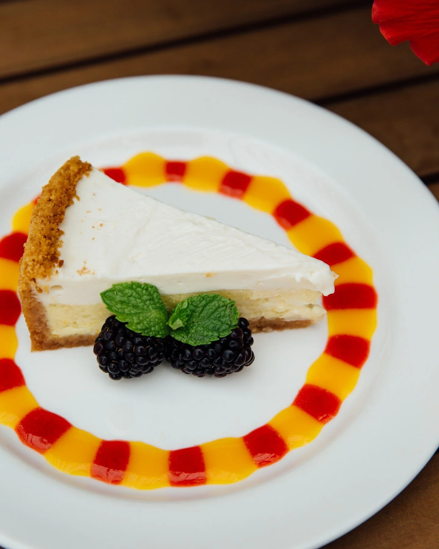 The day after a holiday can be tough -- want something sweet to boost your week? 🍰 😉

#santacatarina #dessert #cheesecake #pasteldequeso