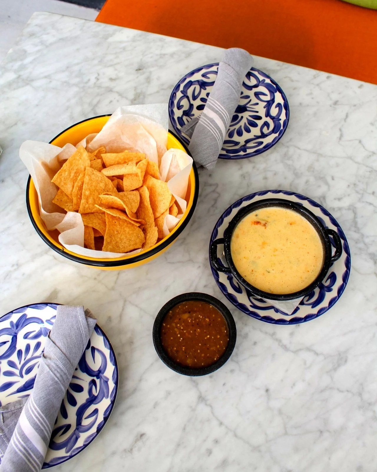 As if Friday wasn't awesome enough already! 🙌 Have a bowl of our queso and let's get this weekend started off right. 🎉

#santacatarina #weekendvibes #queso #atxeats