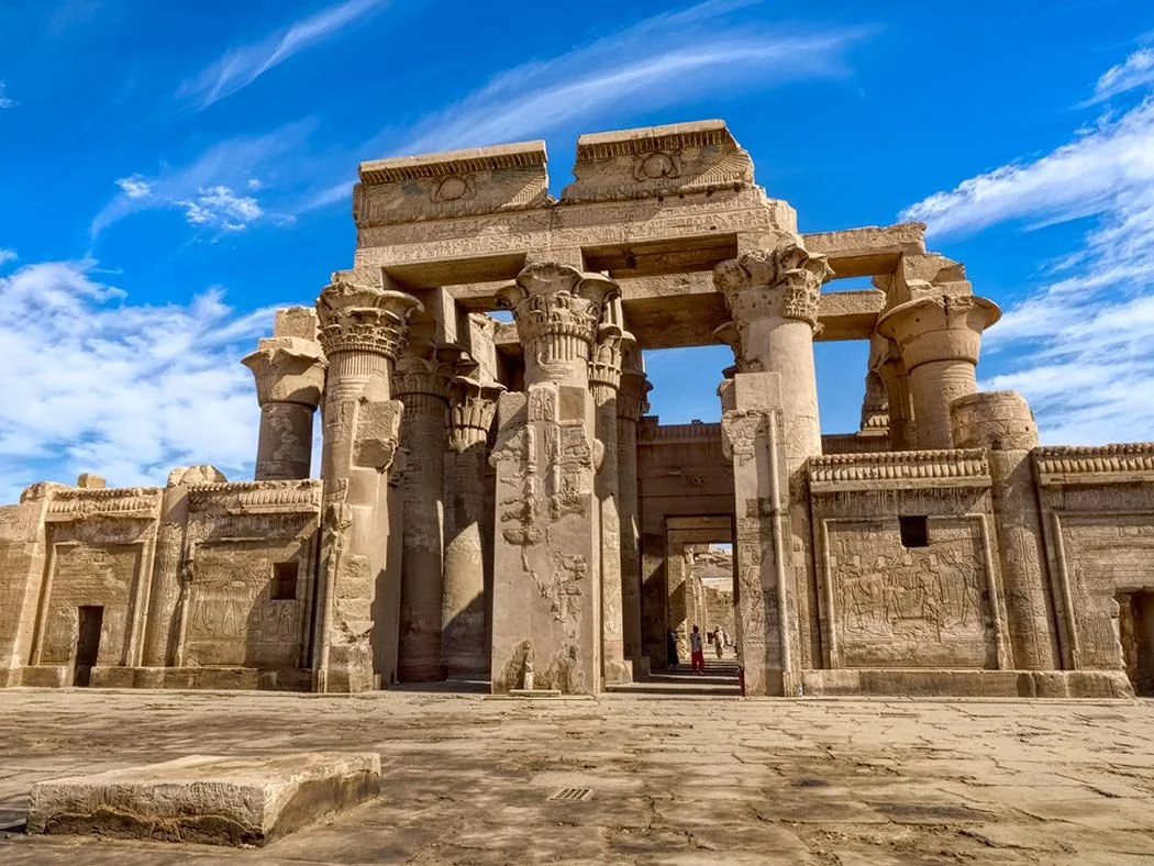Egypt-Nour-El-Nil-Cruise-Kom-Ombo-Temple-upper-nile.jpg