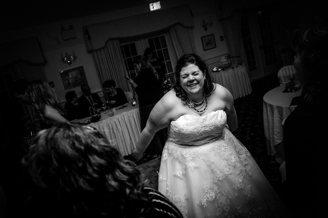  Lisa and Mike’s wedding was a romantic one. I love Lisa’s sweet smile on the wedding photographs. 