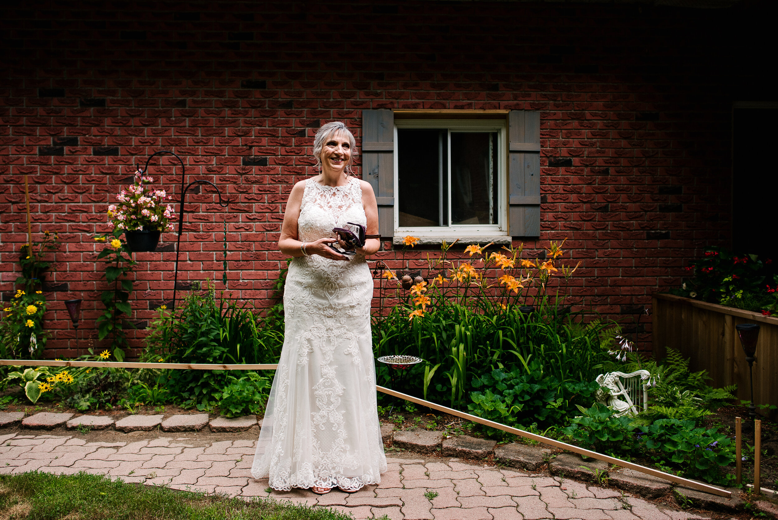 Bride getting ready to walk down the aisle in Verona Ontario