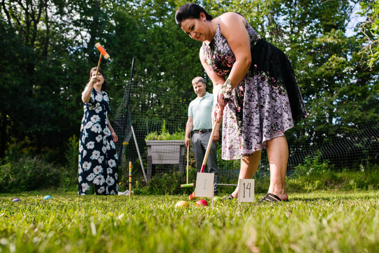 Guests playing lawn game at Ottawa wedding 