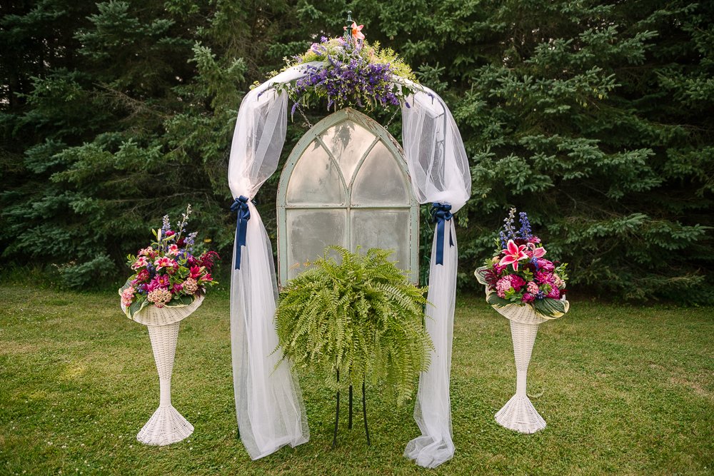 Beautiful wedding decoration with flowers. 