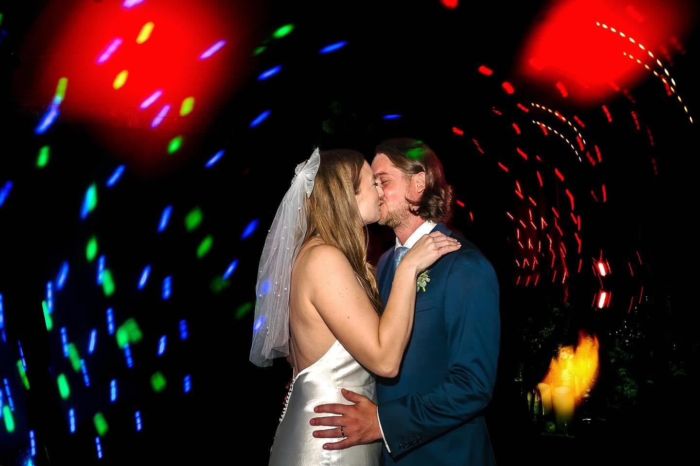 You know me, I love to play with light. This look with the blurry lights doesn&rsquo;t appeal to all folks for sure, and that&rsquo;s totally okay! Modern art is subjective 😇

Congrats to Michelle and Martin for a stunning wedding day! ❤️

And thank