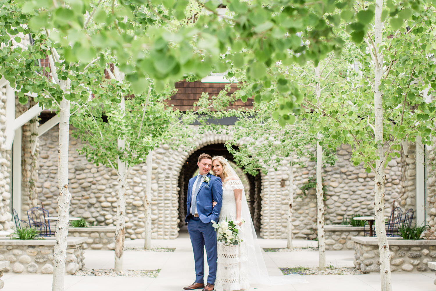 south-main-surf-hotel-buena-vista-colorado-wedding.jpg