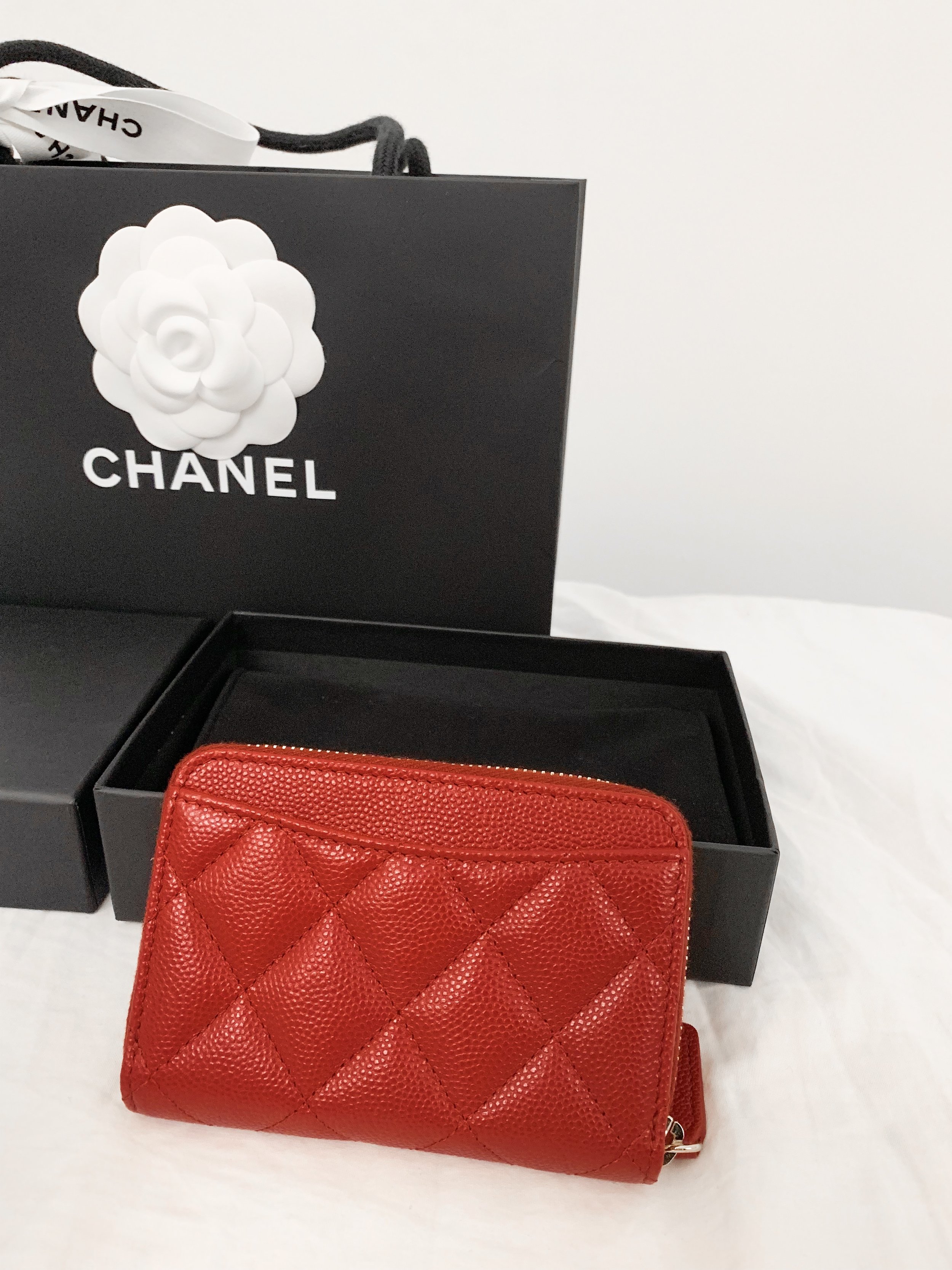 Chanel 19B Caviar Quilted Zip Coin Purse in Red — EMTHAW