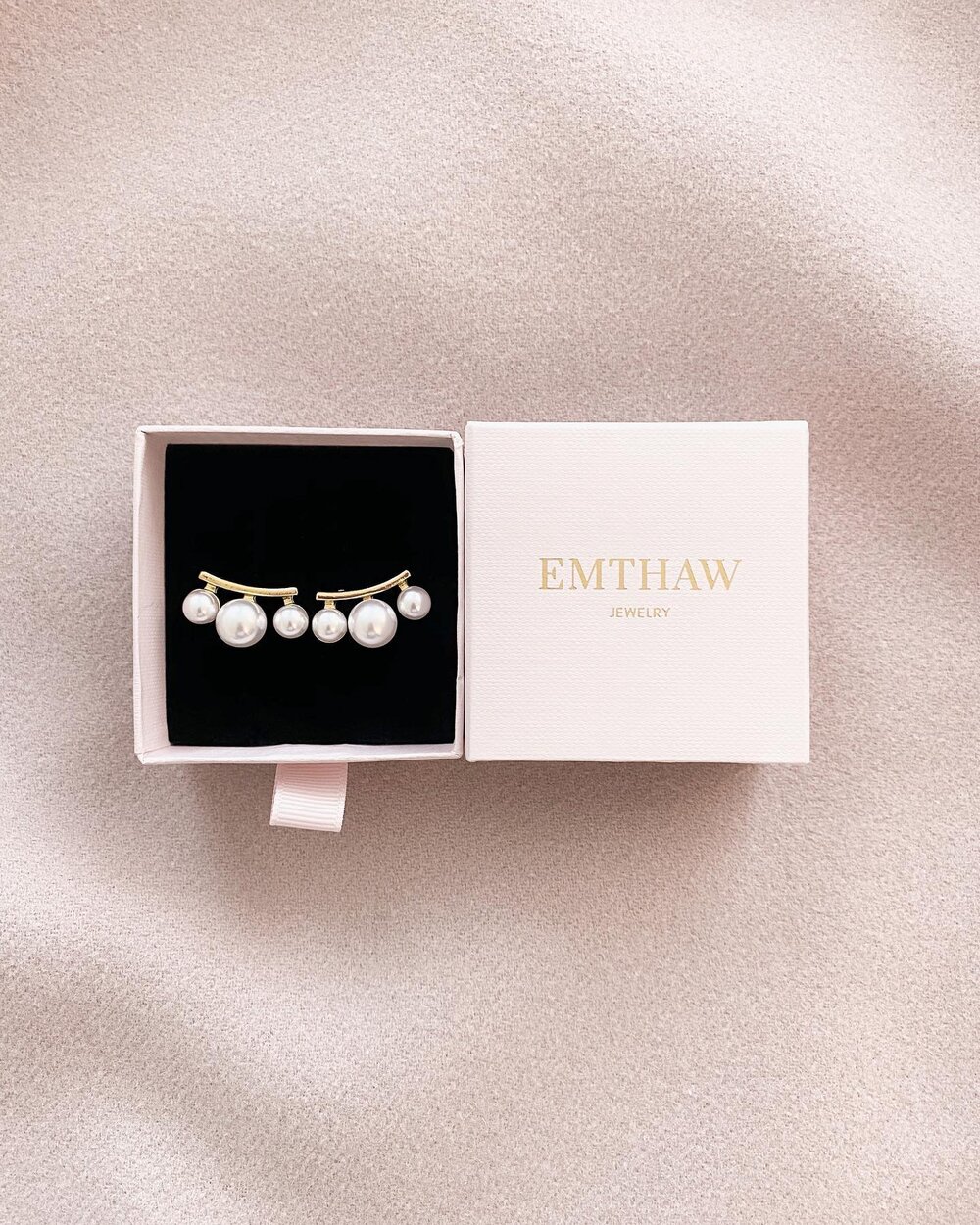 What&rsquo;s better than pearls? Triple pearls. 

What&rsquo;s even better than that? The Olivia Earrings are on sale for $30, all weekend. 

Free U.S. shipping is included &ndash; no code necessary. 

Shop now at
www.emthaw.com #shinemore✨