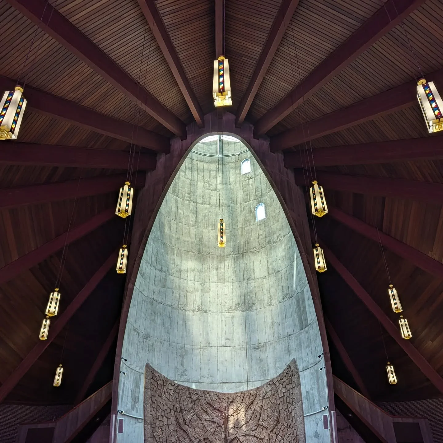 We said goodbye to our 2025 Bero-Howk Intern @shentzuchen at the beginning of August. As is tradition here, we capped the summer with a full-day field trip to any buildings of her choice which included a remarkable collection of twentieth century mod