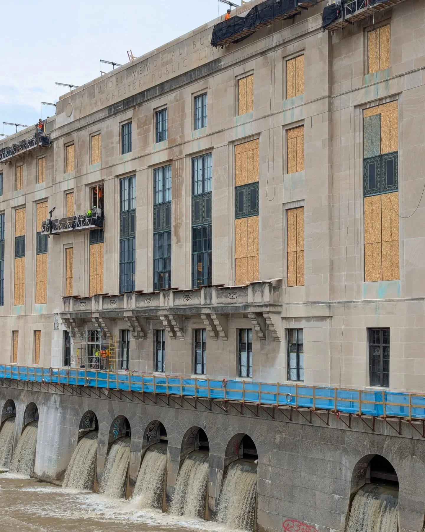 Earlier this week, our Senior Project Manager, Richard Osgood, and project structural engineer, Ryan Filkins, gave members of our office an update on our ongoing restoration of the Rundel Memorial Library for @roccity_library and @cityofrochesterny

