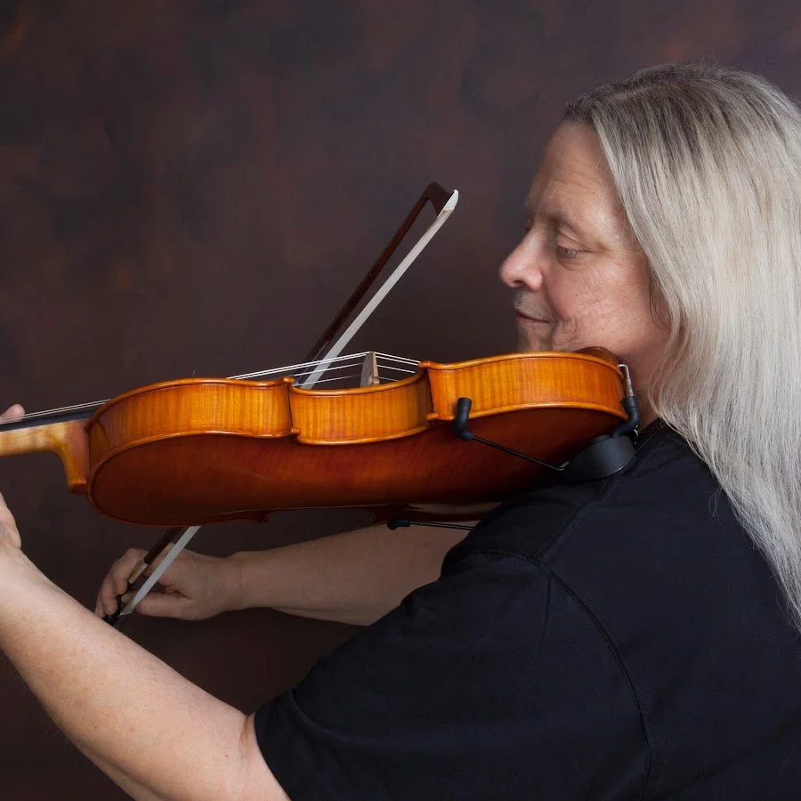 Rhona playing the violin