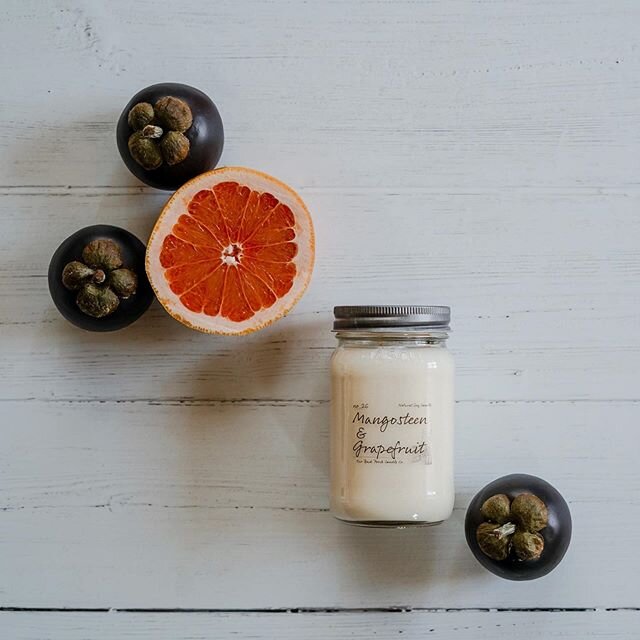 ‼️ATTENTION‼️ We are so excited to be releasing 3 new scents at the beginning of June!! One of which is Mangosteen &amp; Grapefruit. It is the perfect summer scent! Stay tuned for more details ☀️
&bull;
&bull;
#candle #candles #soycandle #soywaxcandl