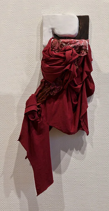  Isa Rosario-Blake,  Underfoot Costs , Plaster, Foam, Cloth, 2021.  