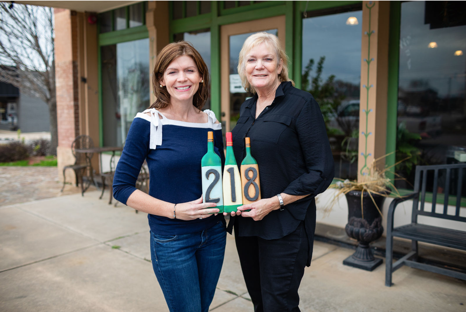 Debbie_Melissa_RustyNailWinery.png