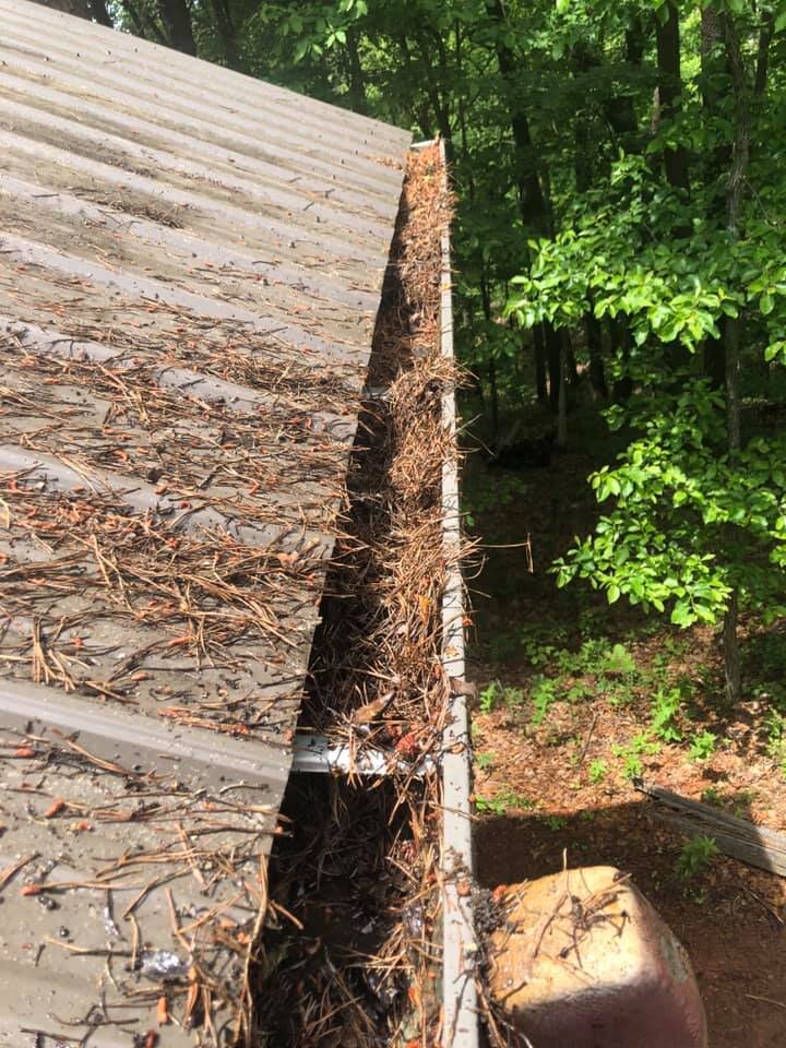 Gutter cleaning 1.jpg