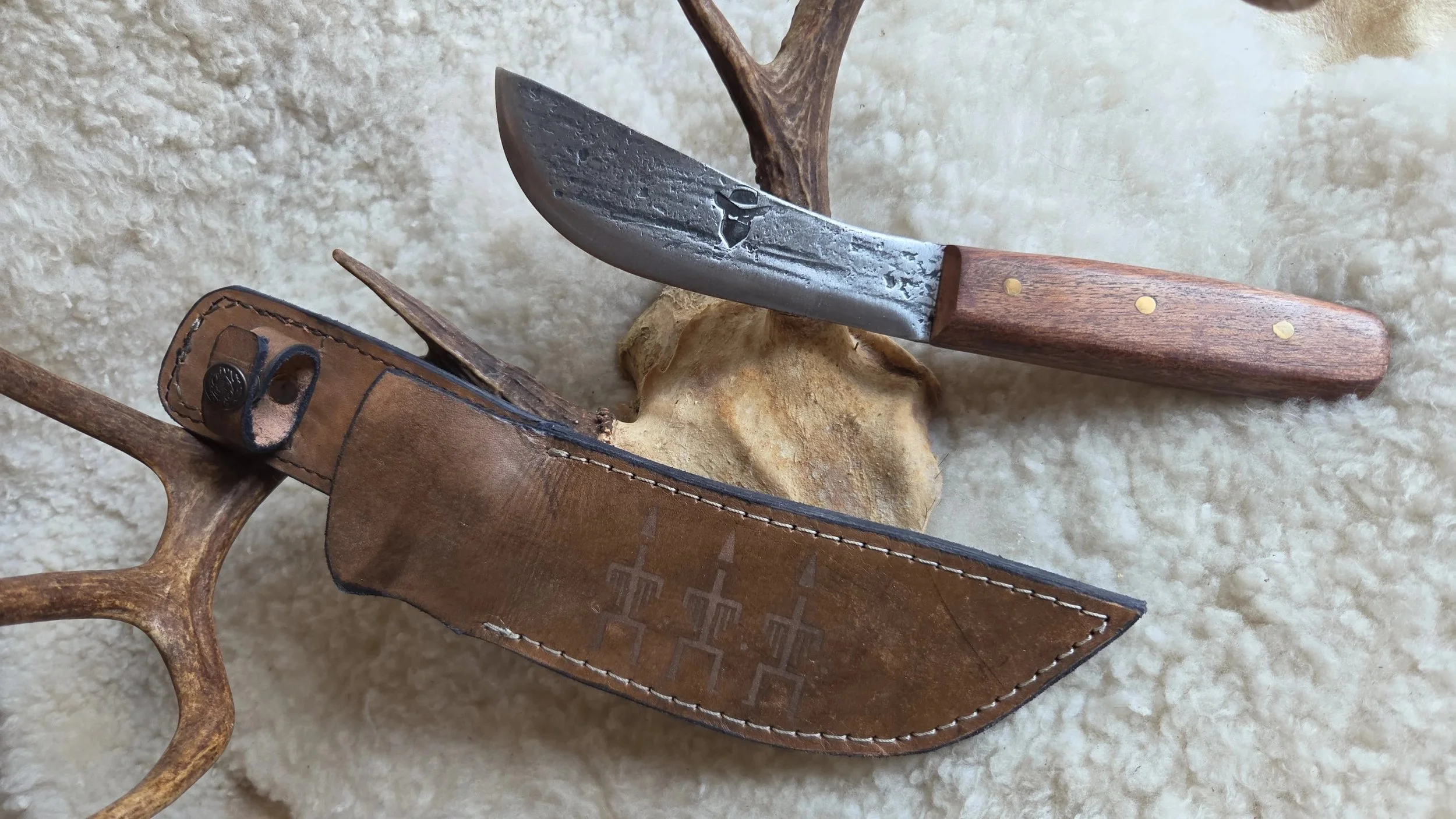 Itzpoktli Tatu Engraved Skinner