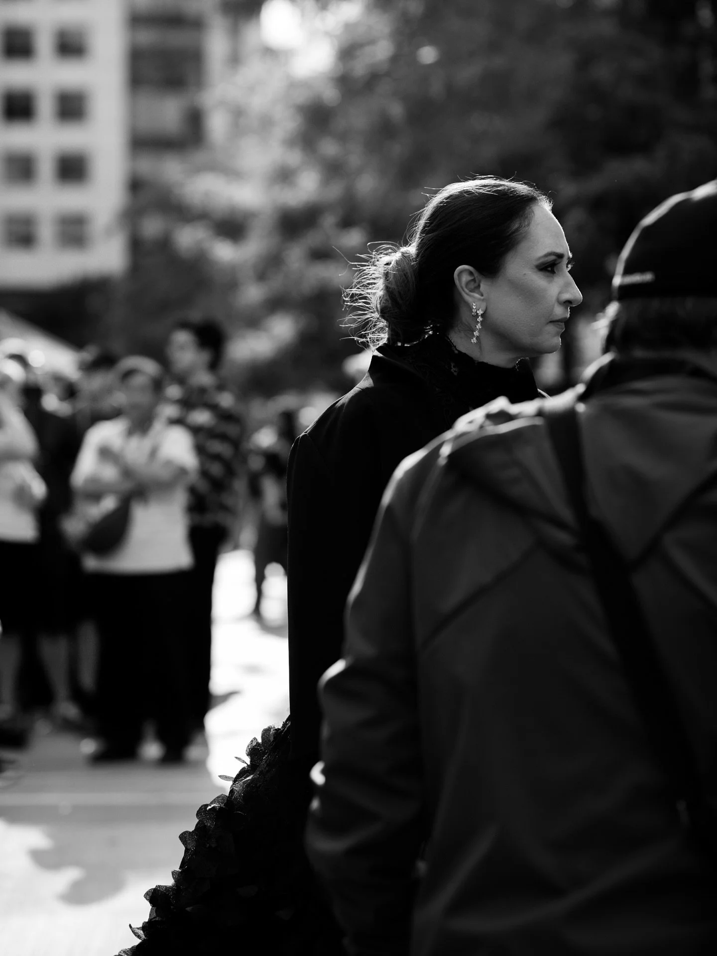 Glam in the front, rush line in the back. classic TIFF moment #tiff #tiff50 #thesix #toronto #filmfestival #bnwportrait #nikon #bnw