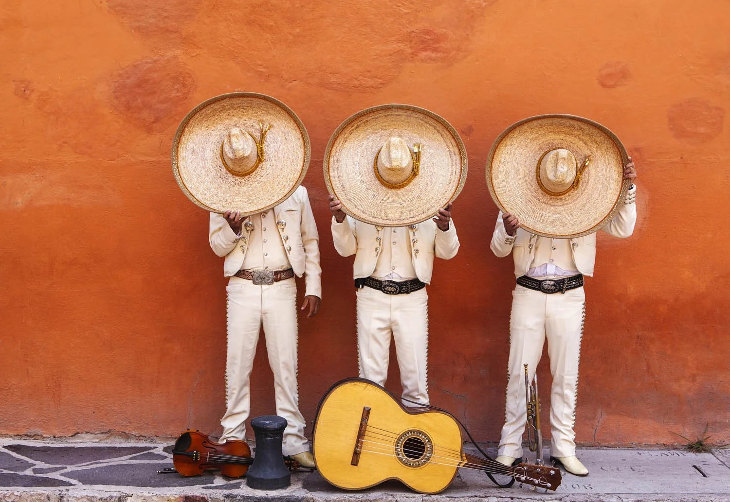12- Mariachis, Mexico.jpg