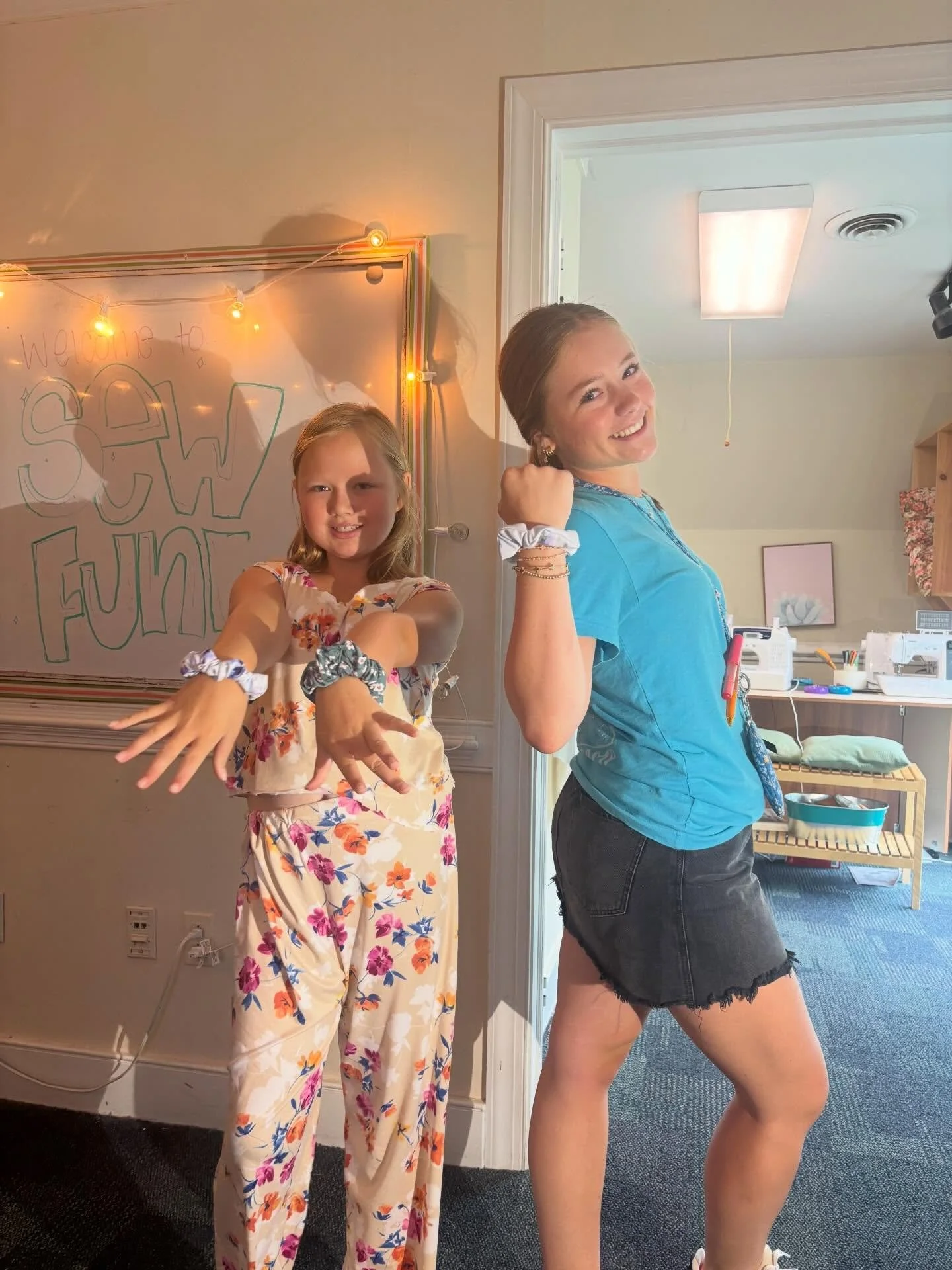 Meet NORA 🌼
Nora has been sewing at Sewfun since she was 8! Having her with us for all these years, she really gets the Sewfun way and brings such confident and calm energy when helping out with our children classes. Her favorite thing that she has 