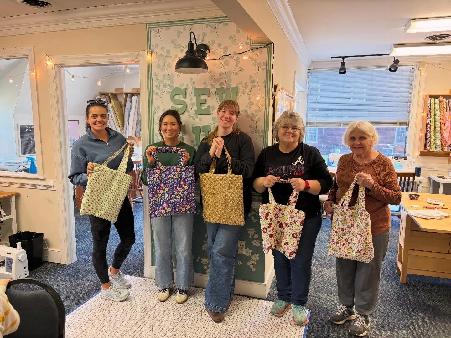 Last Saturday&rsquo;s beginner class! These classes are often gifted and it&rsquo;s super fun to see mother daughter duos and friends come in together to learn something new.