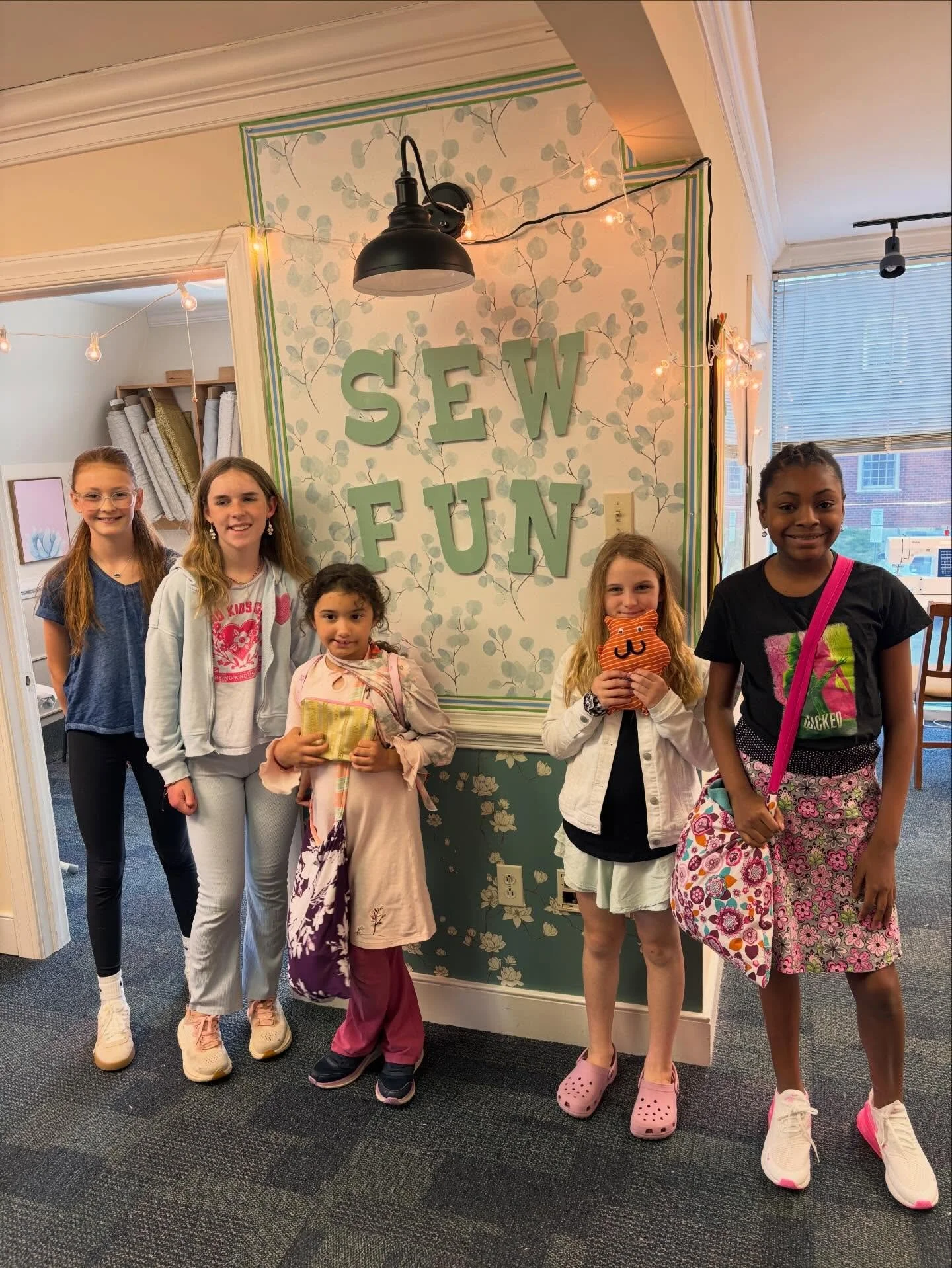 Another great Saturday class. Students worked on PJ pants, zipper pouches, ruffle tops, stuffed animals and an elastic circle skirt !