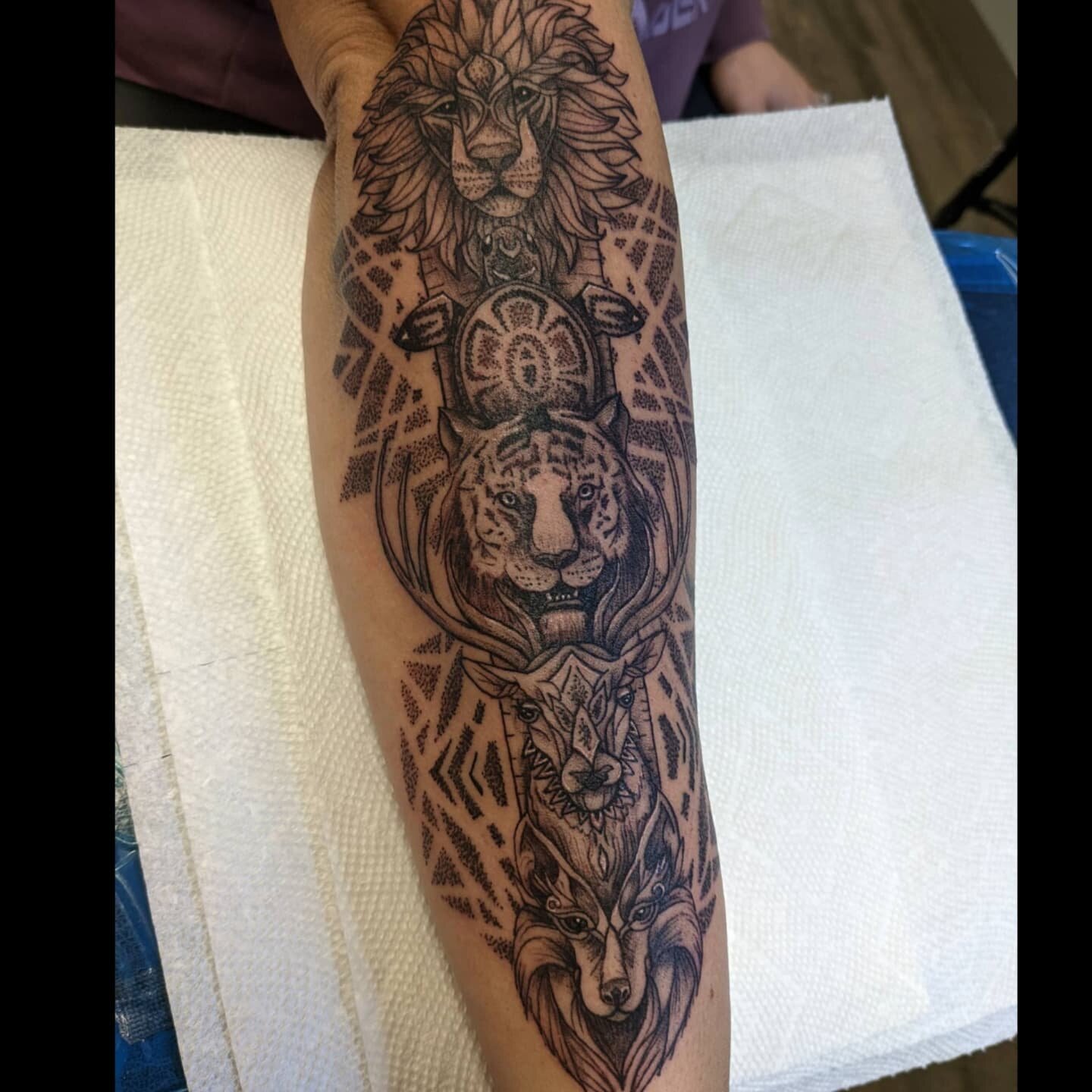 Animal totem on @maralbelo 🐯🦌🐢🐺🦁