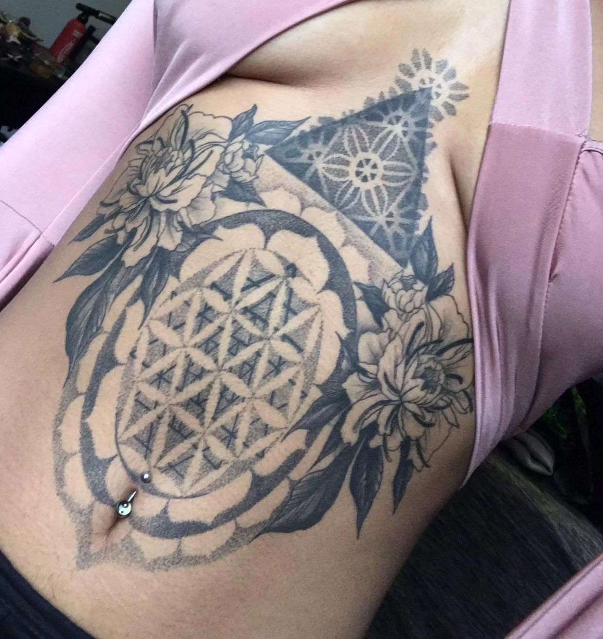Some super fun pieces from the past ⚫ Thank you everyone for the years of support 🖤 Looking forward to this years projects to come! 🙌 Email infinite.enigma2019@gmail.com if you'd like to get tattooed!