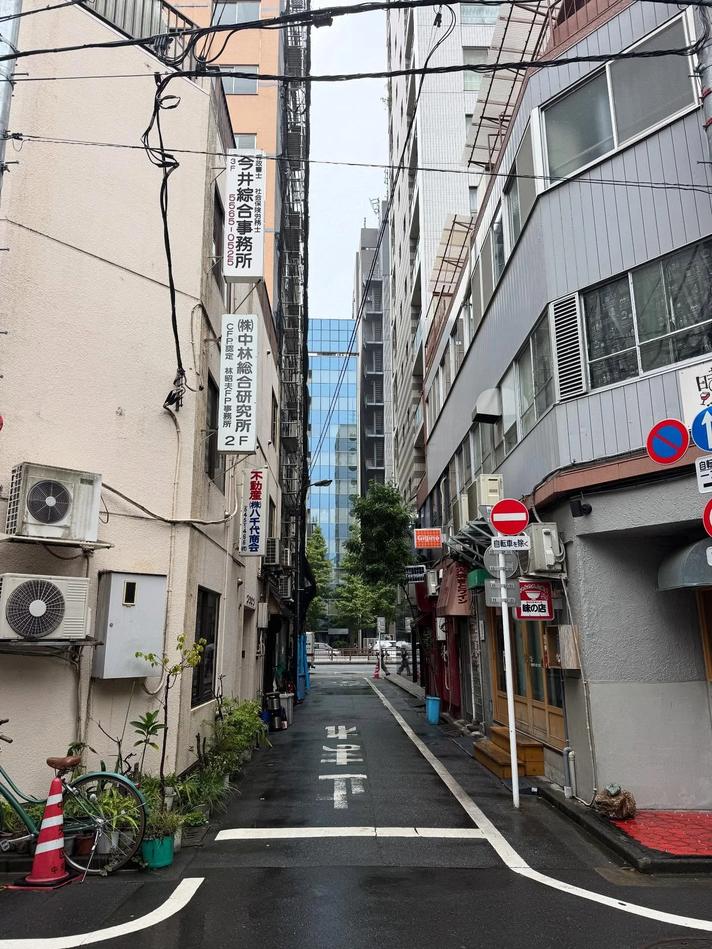 🇯🇵 📸 First leg in Tokyo ~ sushi straight off our flight &gt; breakfast omakase &gt; more caffeine and ice cream than we&rsquo;d like to admit lol