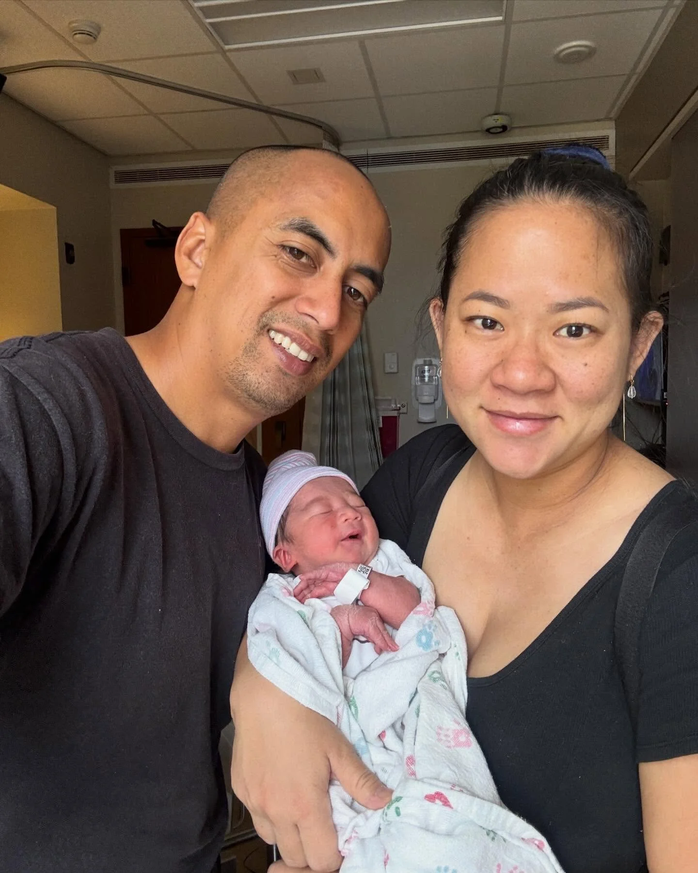 🍼It&rsquo;s a boy!! We&rsquo;ve been out on maternity and have received a few DMs about this months menu. In short, we&rsquo;re running it back! 🤙🍨 

Our Sage &lsquo;ohana has been doing an amazing job holding down the shop 🏠 including our produc