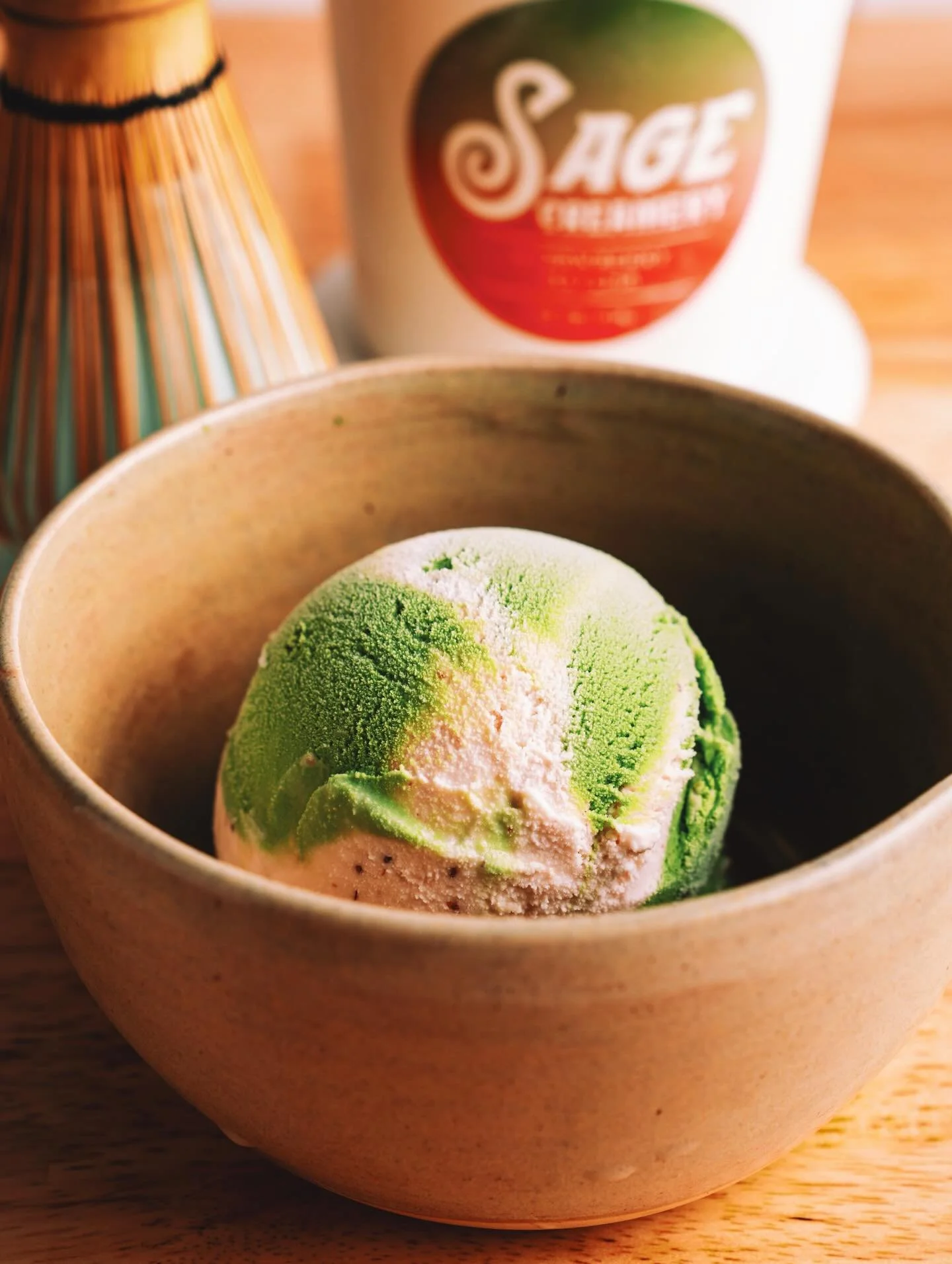 💚&hearts;️ For all da strawberry matcha lovers &amp; friends 😘 swirls of sweet strawberries n cream and earthy Kagoshima matcha ice cream.

We&rsquo;re fully stocked at the shop 🏠 Swing by to give this one a try :)

#matcha #icecream #hawaii #stra