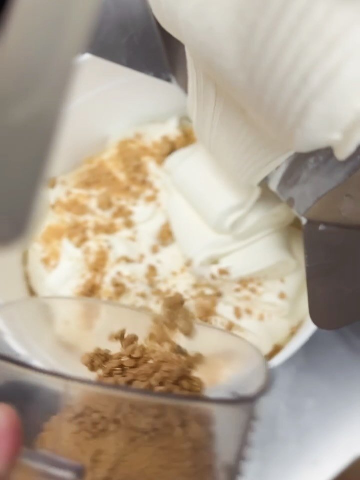 🍋💥 LEMON CRUNCH CAKE ~ lemon-vanilla ice cream w/ swirls of housemade lemon curd &amp; toffee bits throughout!

Available in scoops &amp; pints in-shop :)

Sage Creamery
91-3575 Kauluakoko St. # 3005
Ewa Beach, HI 96706

Have you had our Lemon Crun