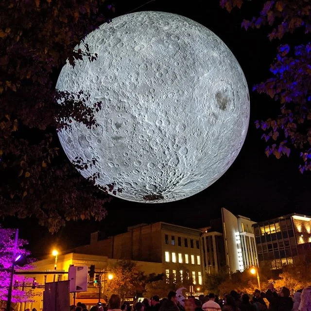 @museumofthemoon is a fabulous concept! The Moon is beautiful. It has a 7 meter diameter, with 130 dpi printing of the surface of the Moon. Each centimeter represents 5 km on the Moons surface. Walking around it and enjoying all the detail is very mo