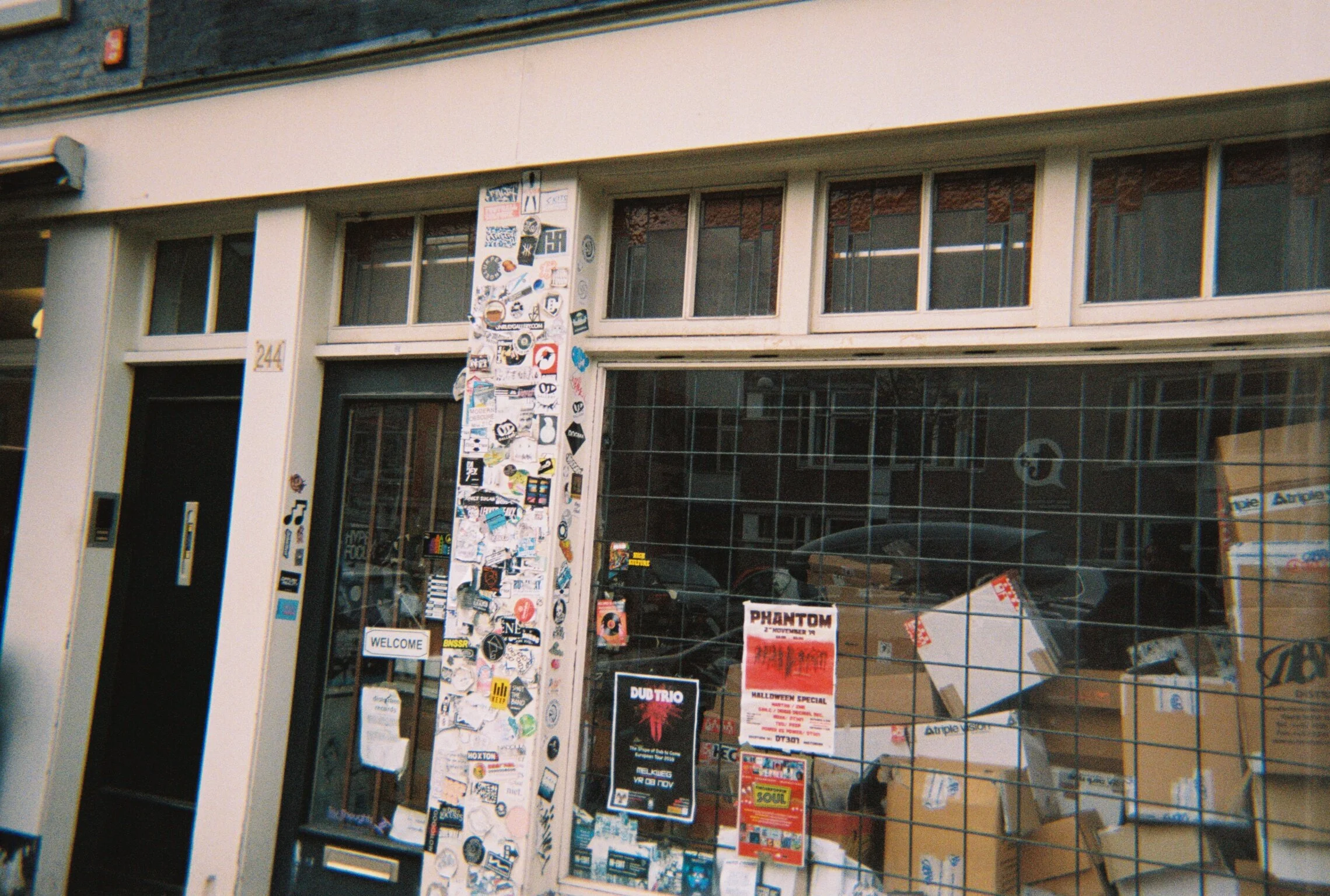 R1-09973-011A.JPG