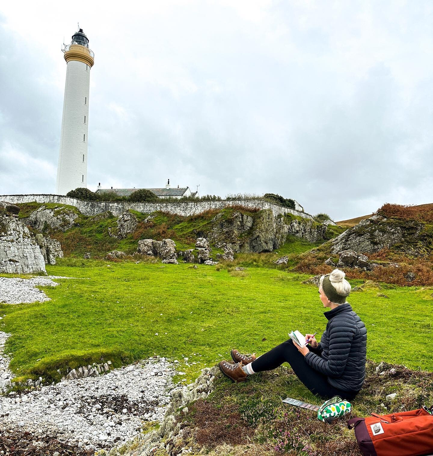 9 miles hiking through the bog earned me a lighthouse, art sesh + a @bunnahabhain dram. 👌🥃