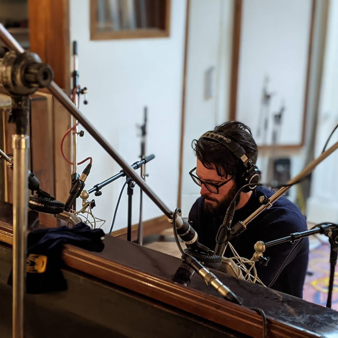 Fun times immortalising the studio piano making a #kontakt instrument today with #maxperryment  and @bethduke_ 

#josephsonc42 #manleylabs @manleylabs @josephson.engineering #melodium @neumann.berlin #4038 #quiettoloud #lotsoffiles