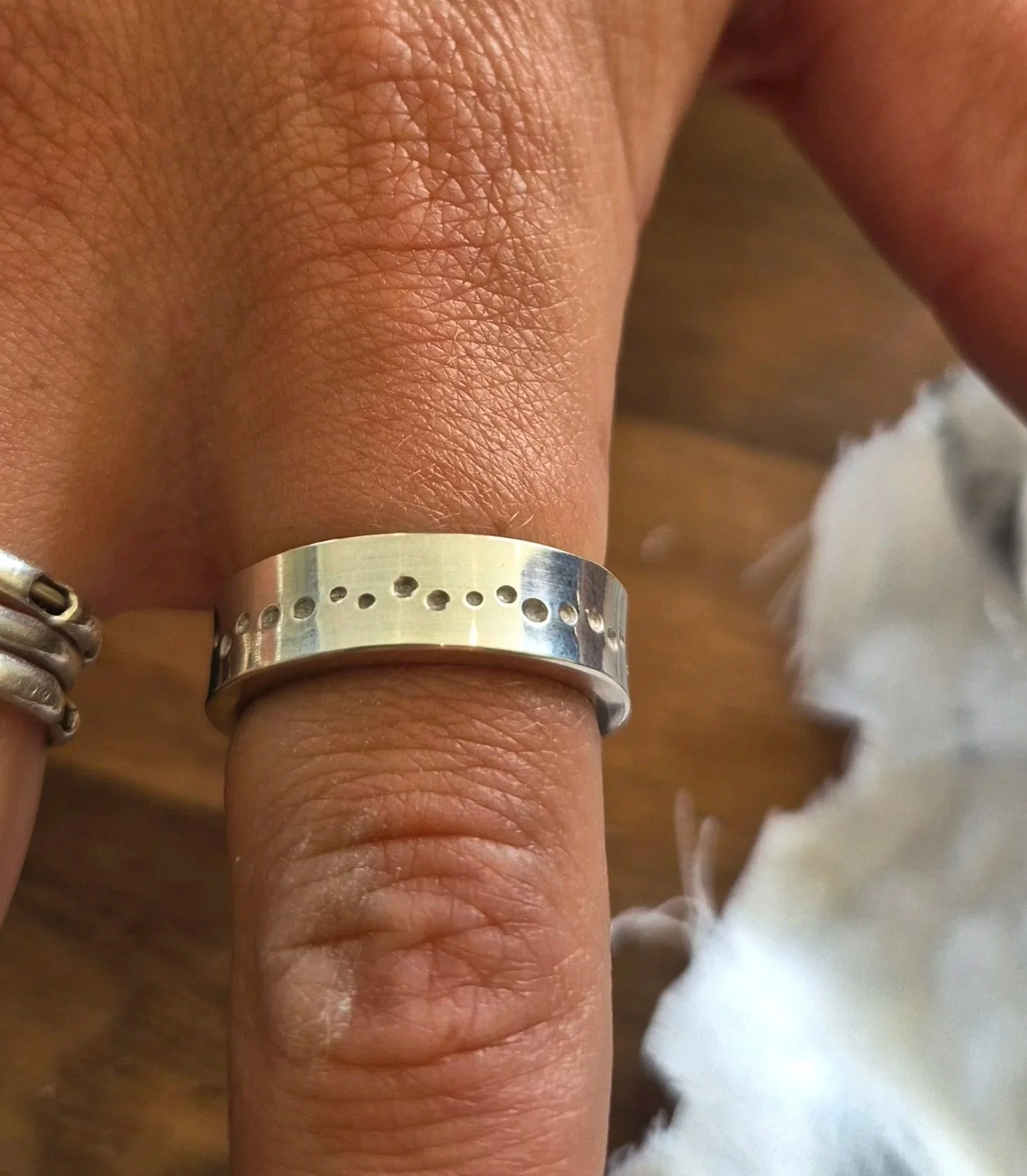 Make+A+Ring+with+Nisha+halo.jpg