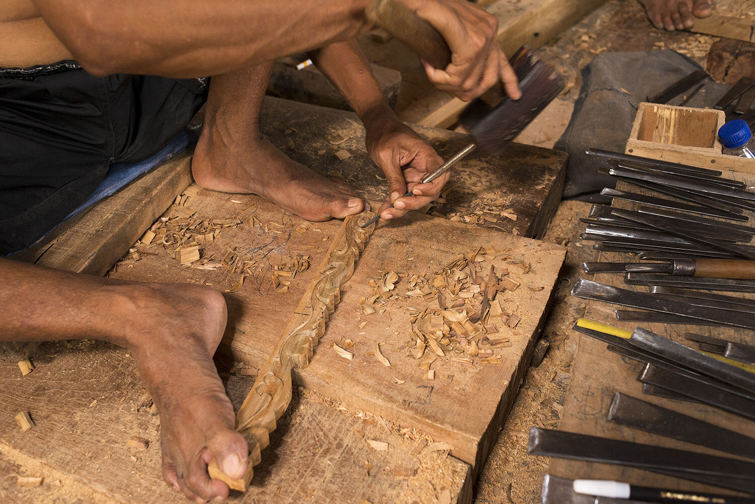 _DSC1033 (1500) workers feet.jpg