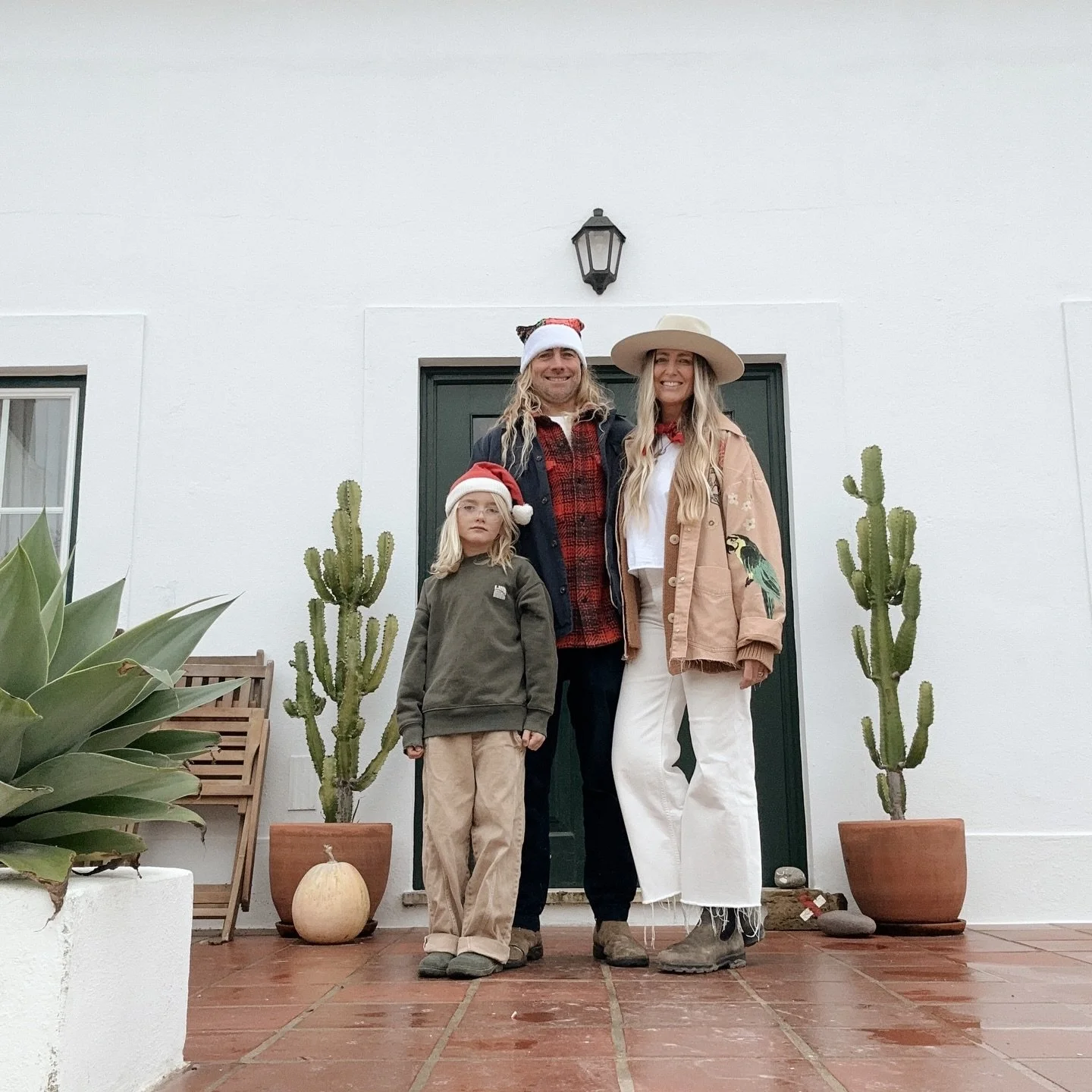 Merry Christmas Y&rsquo;all🎄
from Portugal with love🫶🏼
&hearts;️,The Blanco Bungalow

#blancobungalow