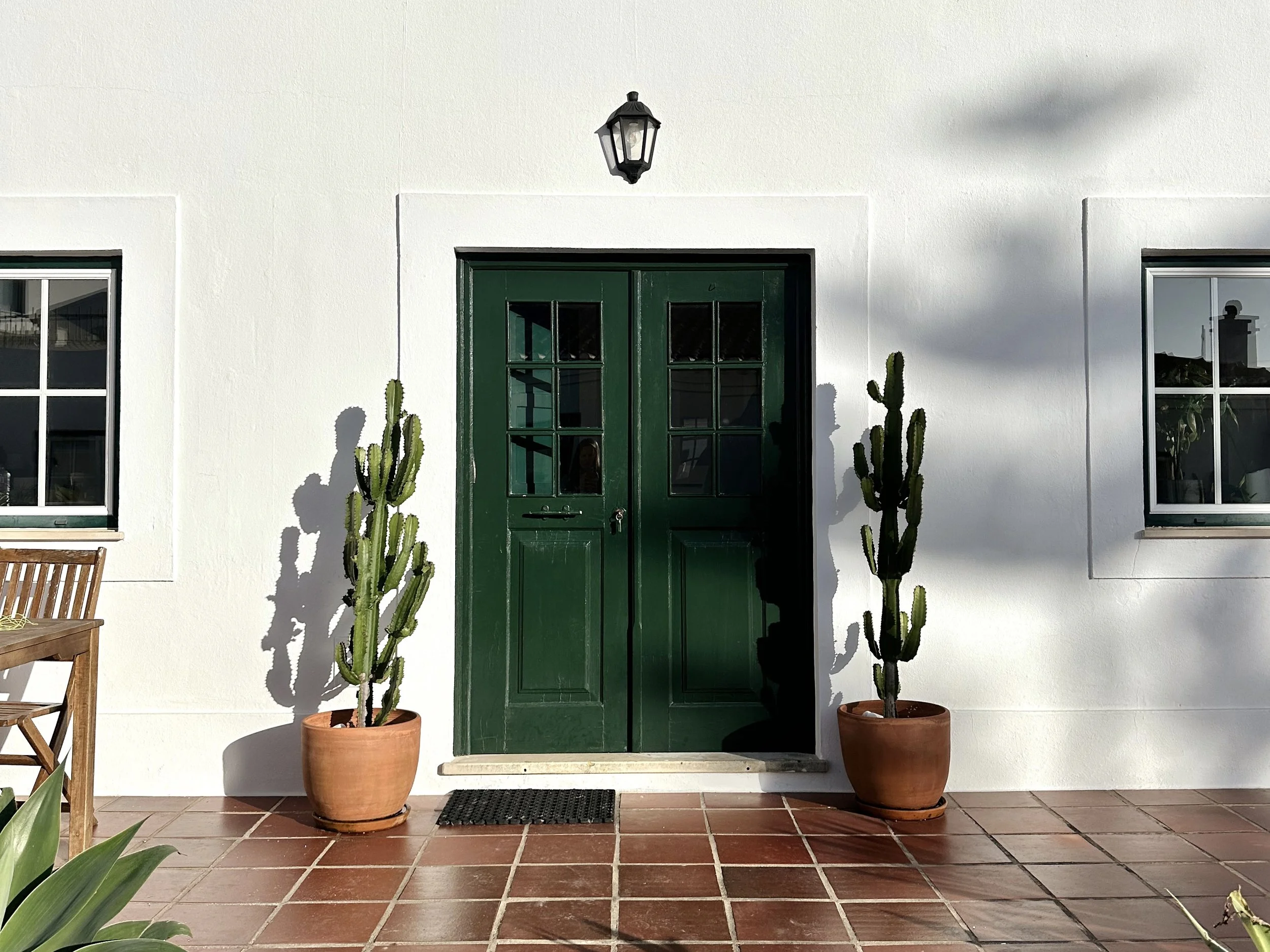 Blanco Bungalow Ericeira Green Doors 2.jpg