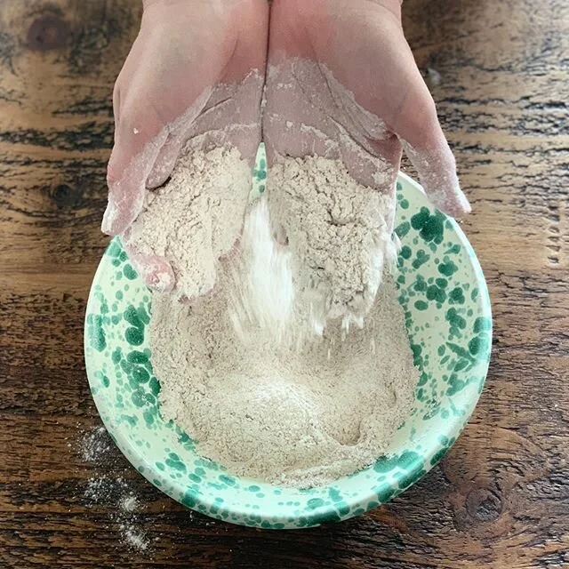 Choosing the right ingredients for bread making - white flour
.
We think that finding a favourite strong white flour as a base for most of your sourdough recipes is fundamental to achieving consistency. How do you choose a good one? Ideally, you shou