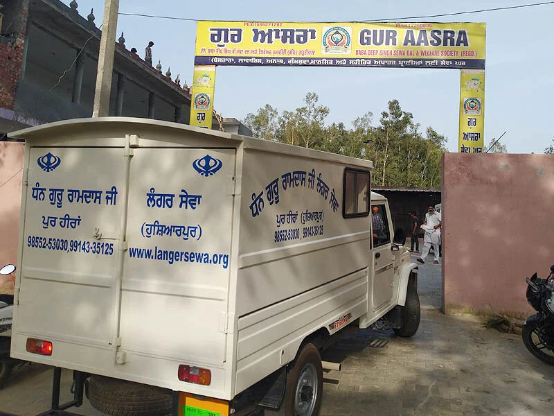 langar-sewa-in-gur-asra-gardiwal-hoshiarpur-punjab-india3.jpg