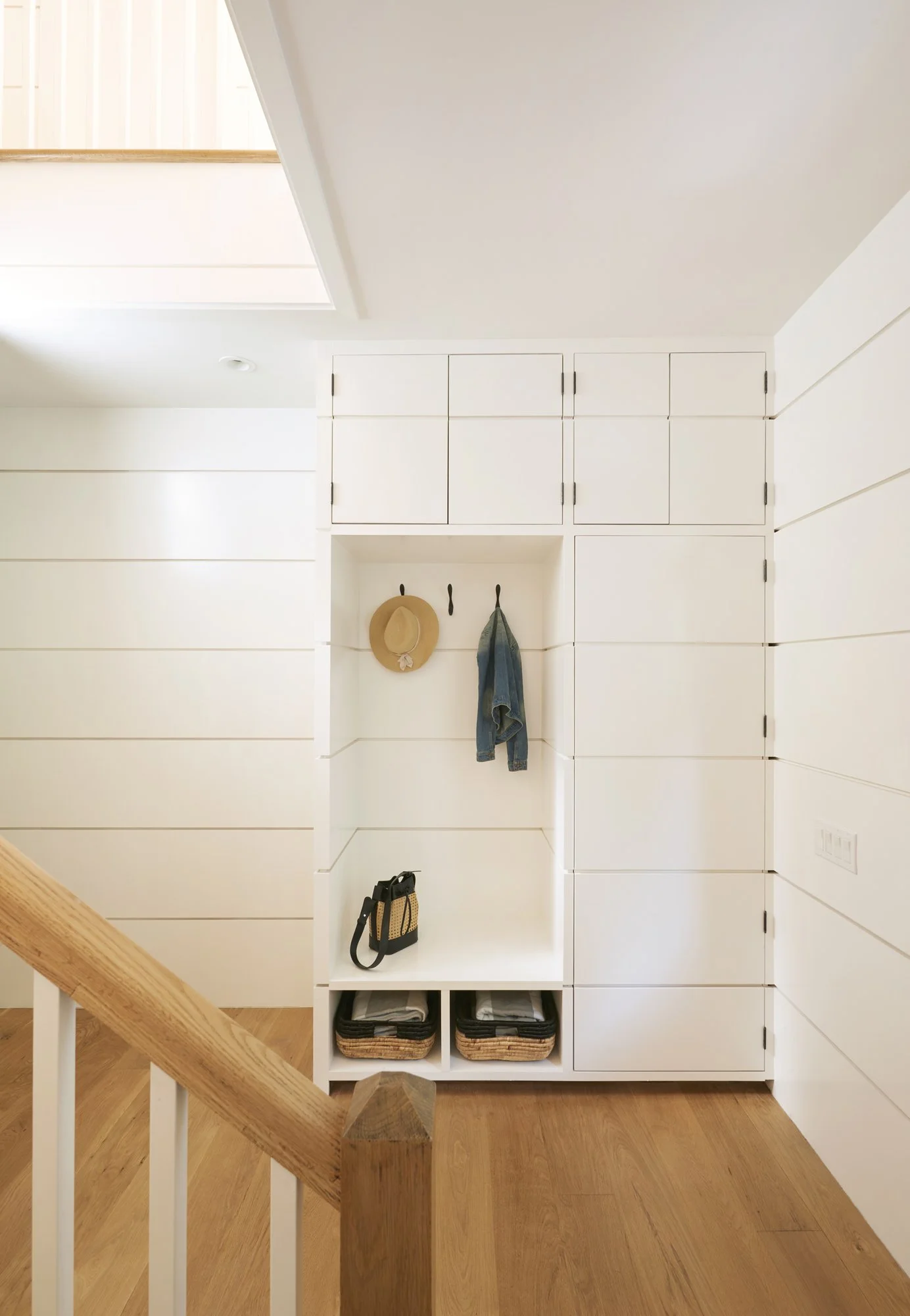 LaurenWills_WinterberryLn_0926201944_4612_Interior 07 foyer FINAL.jpg