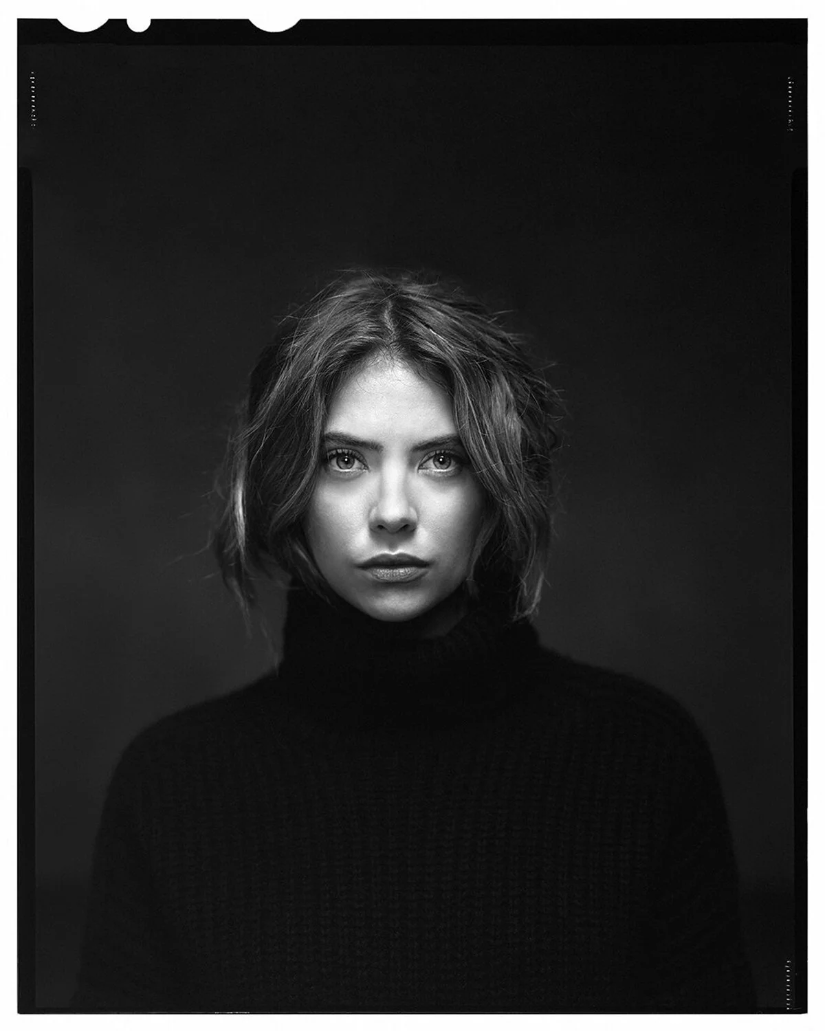 La Ligne Ashley Benson 4x5a.jpg