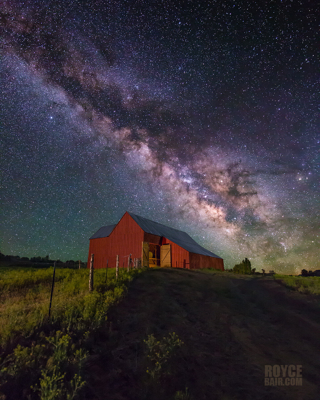 Escalante-barn-nightscape_©Royce-Bair.jpg