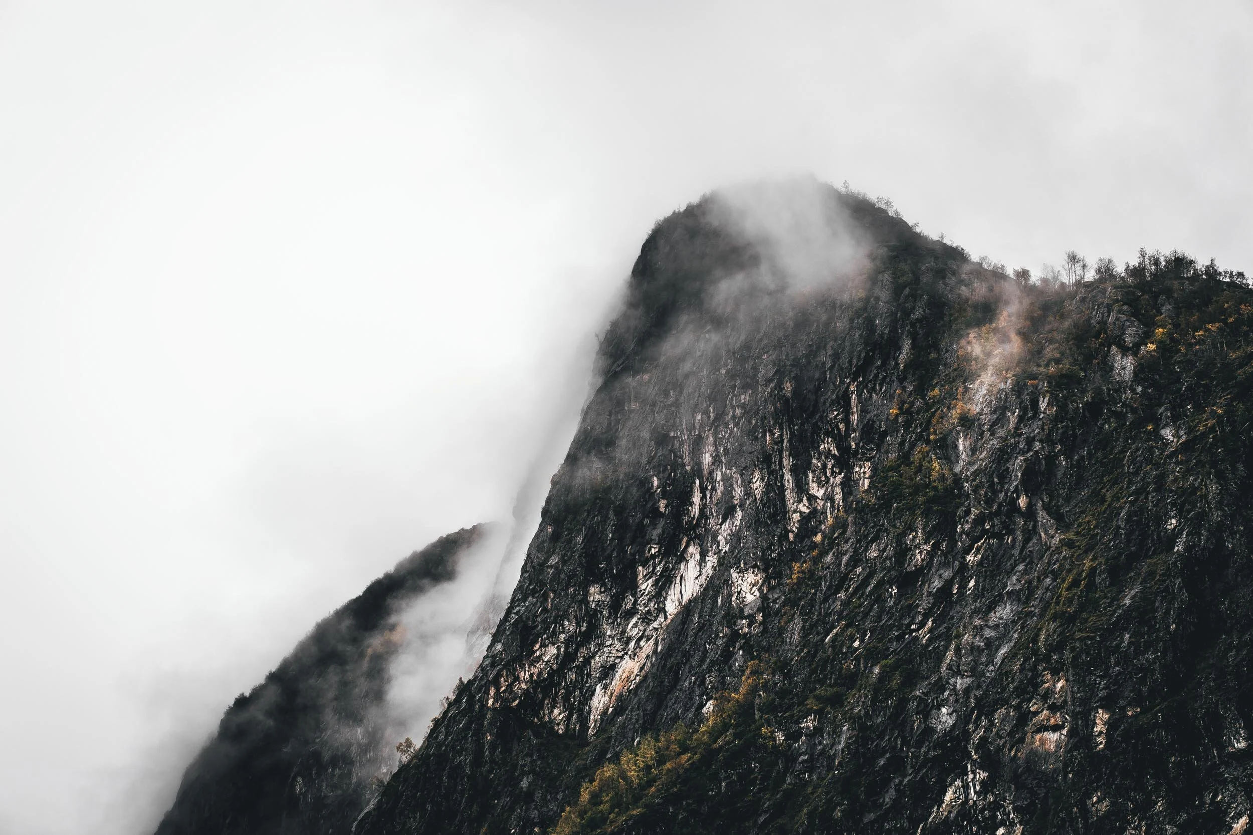 mountain-fog-troll-4-photo-oyvind-strand-endal.jpg