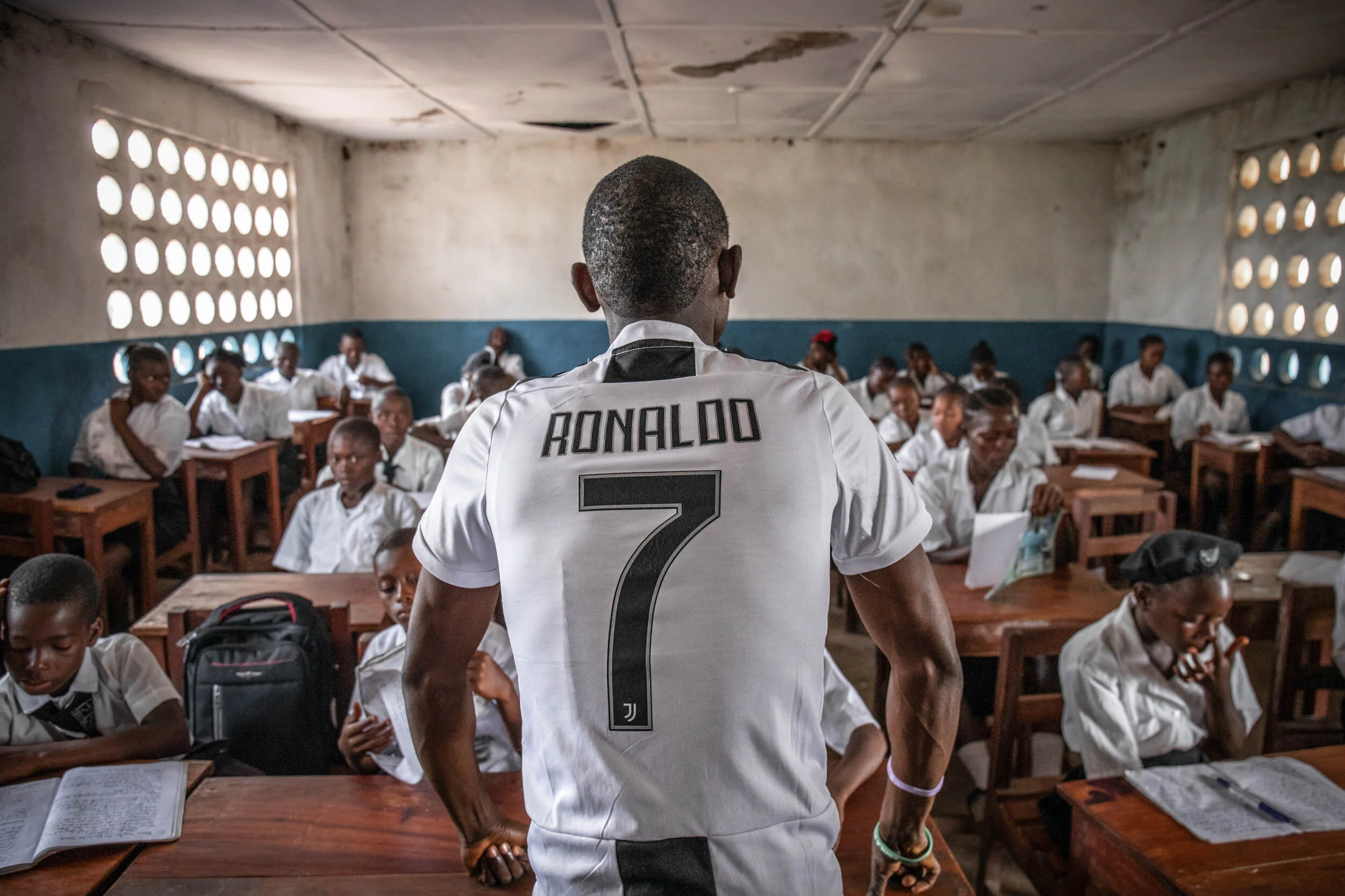 dokumentar-sierraleone-ronaldo-teacher-1-photo-oyvind-strand-endal.jpg